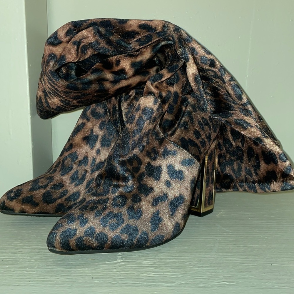 High heel boots